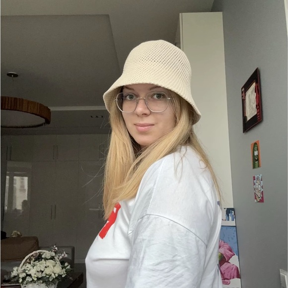 Cream Knit Bucket Hat - Picture 4 of 5